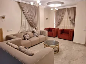 شقه للبيع في الشيخ زايد الحي السابع 