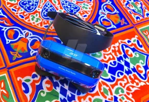 Acer VR mixed-reality headset نظاره ايسر الواقع أصبح بلا حدود