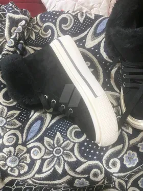 هاف بوط مقاس ٣٩ او ٣٨حريمي ماركة Premoda