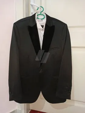 بدلة عريس سوداء