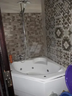 شقة للبيع أكتوبر الشيخ زايد تشطيب اكسترا سوبر لوكس بجوار النادي