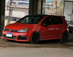  Volkswagen _ Golf_2010