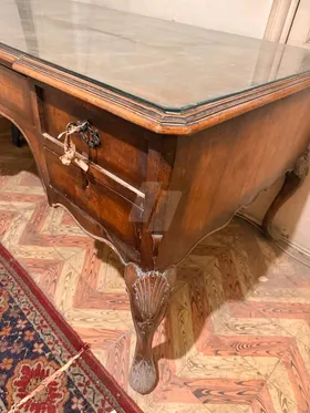 مكتب خشب زان ورجلين لويكانز