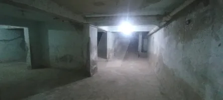 بدروم في برج سكني يصلح للاغراض التجارية او مخزن 250م (للإيجار)