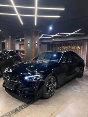 Mercedes _ C180 2025