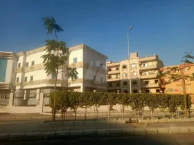 شقه للبيع في كمبوند الزهوه