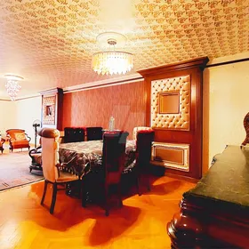 شقة للبيع 200 م لوران (ش محمد عز العرب)