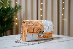 شنطة يد شيك