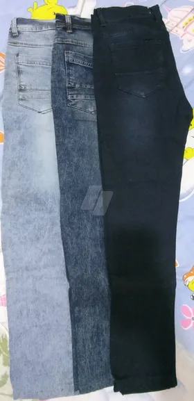 تيشرتات / قمصان / بناطيل جينز