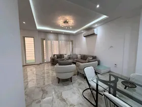 شقة مفروشة – أول سكن – بحديقة خاصة