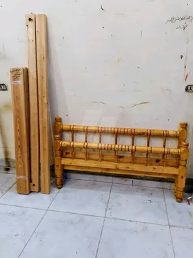 سرير 150سم عمولة خشب  