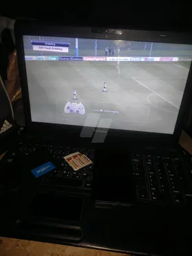 laptops .. متاح عدد ٣ لاب توب