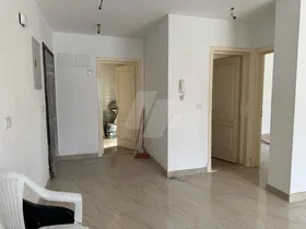 استديو متشطب للبيع في مدينتي B12 شامل الجراج و النادي خالص أقساط 