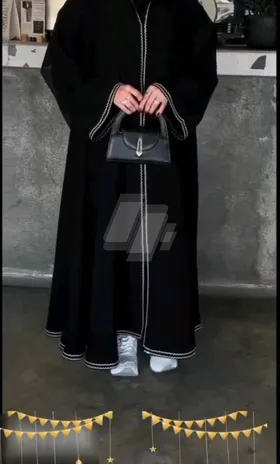عبايه سوداء 