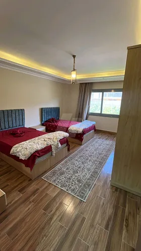 شقه ايجار مفروش بكبموند المصراويه