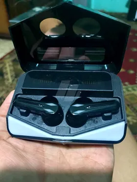 ايربودزM28