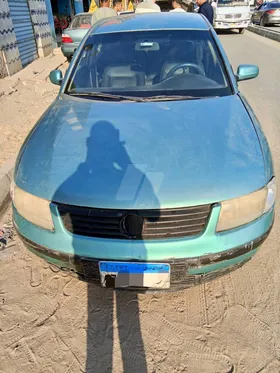 Volkswagen  Passat  موديل 2000