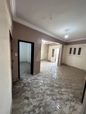 شقه للبيع 
