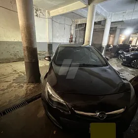 اوبل استرا 2015