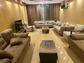 شقه للايجار السنوى في الدقي  🤍🏠