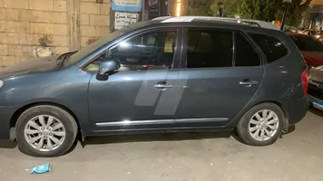 Kia _ Carens 2011