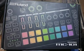 Roland midi sampler mc101 
