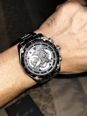 ساعة كاسيو اديفيس للرجال معدن EF-550D-1AV