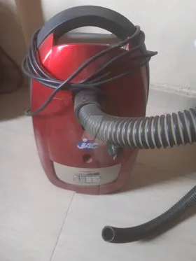 مكنسة كهربائية 