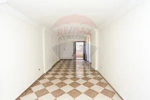 شقة للبيع 140 م ميامي (خطوات من البحر)