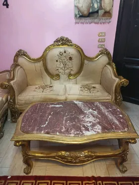 طقم انتريه كلاسيك مدهب 2 كنبه واتنين كرسي وترابيزه